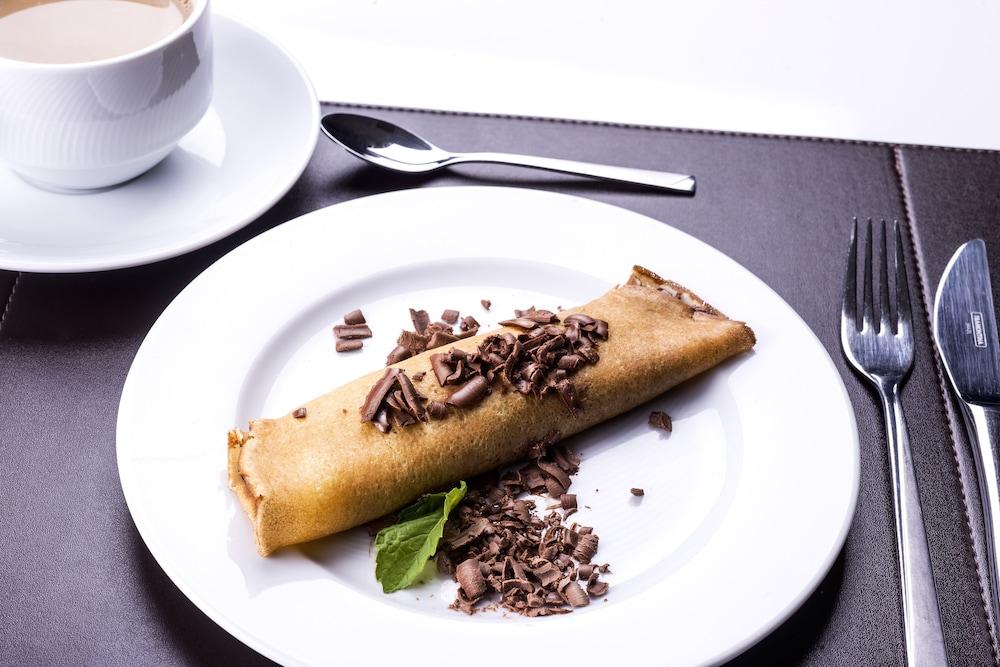 Hotel Laghetto Stilo Centro Грамаду Экстерьер фото A chocolate spring roll