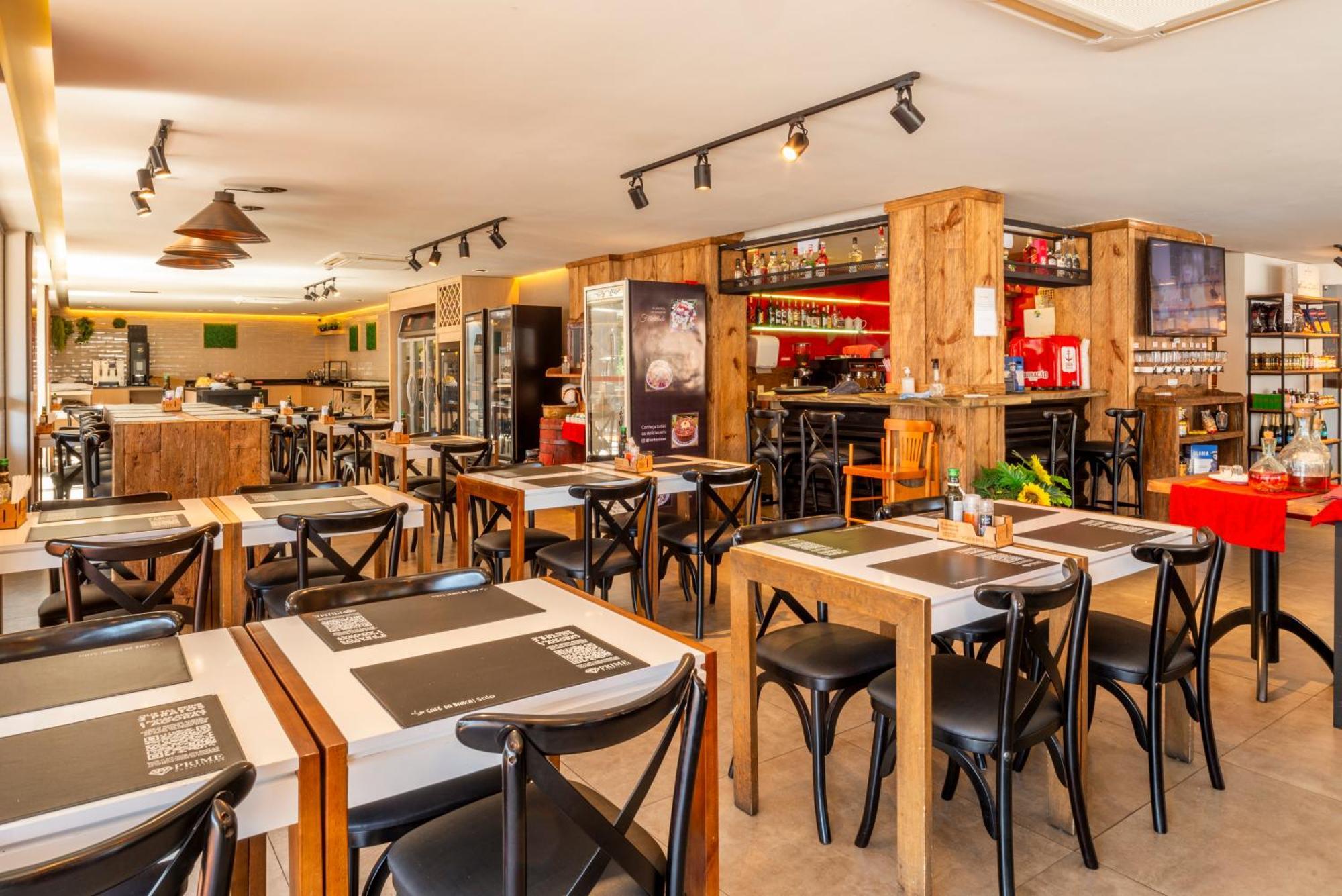 Hotel Laghetto Stilo Centro Грамаду Экстерьер фото Restaurant in the hotel