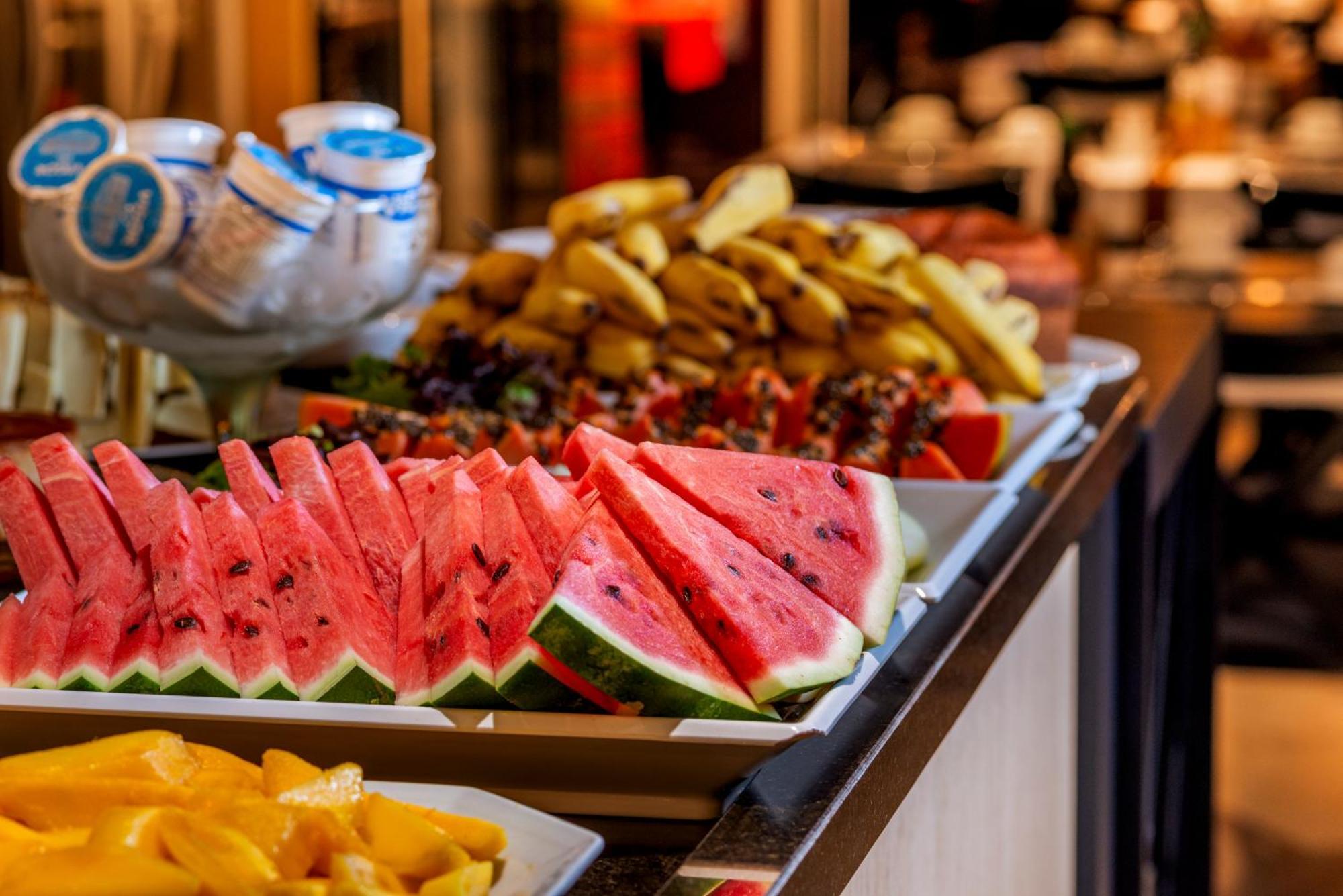 Hotel Laghetto Stilo Centro Грамаду Экстерьер фото Fruit salad
